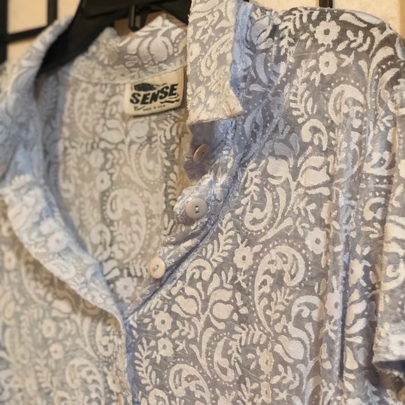 90’s Retro Lightweight Top - Picture 3 of 10